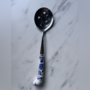 Sheffield England  Danube Porcelain Handle Slotted Onion 10” Serving Spoon